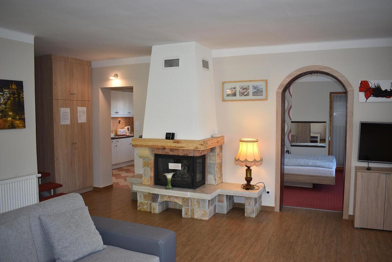 Tanay Vendeghaz Villa Balatonfured Luaran gambar
